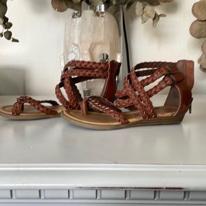 Blowfish brown braided sandal. VGUC